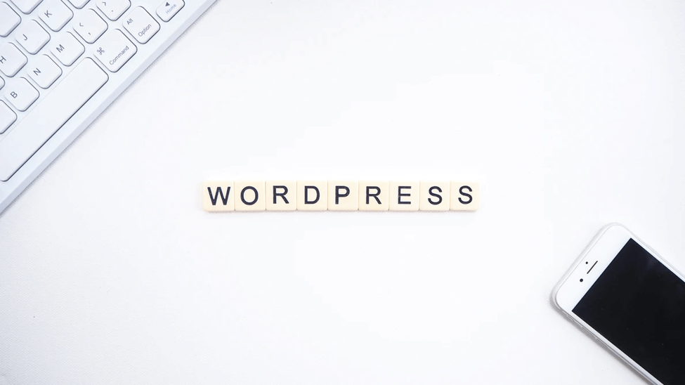 logotipo do WordPress com telefone e teclado