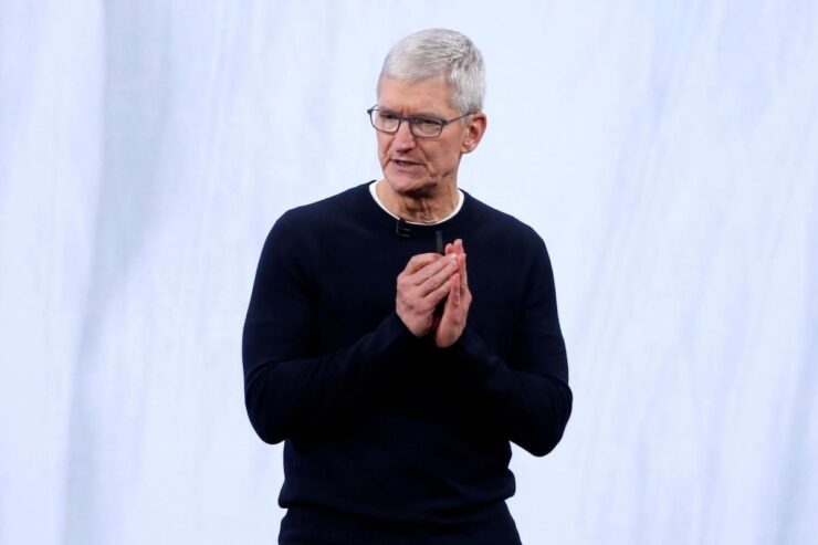 Tim Cook critica o Facebook O modelo de negócios diz que pode levar à polarização e à violência