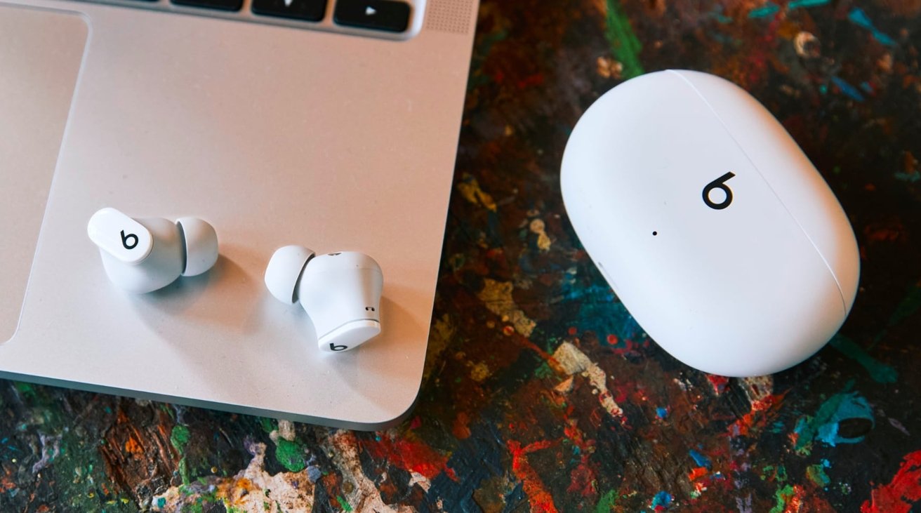 Что лучше airpods pro или beats studio buds