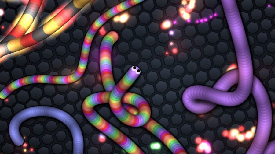 best-io-games-slitherio Uma grande cobra arco-íris acessando suas opções no Slither.io