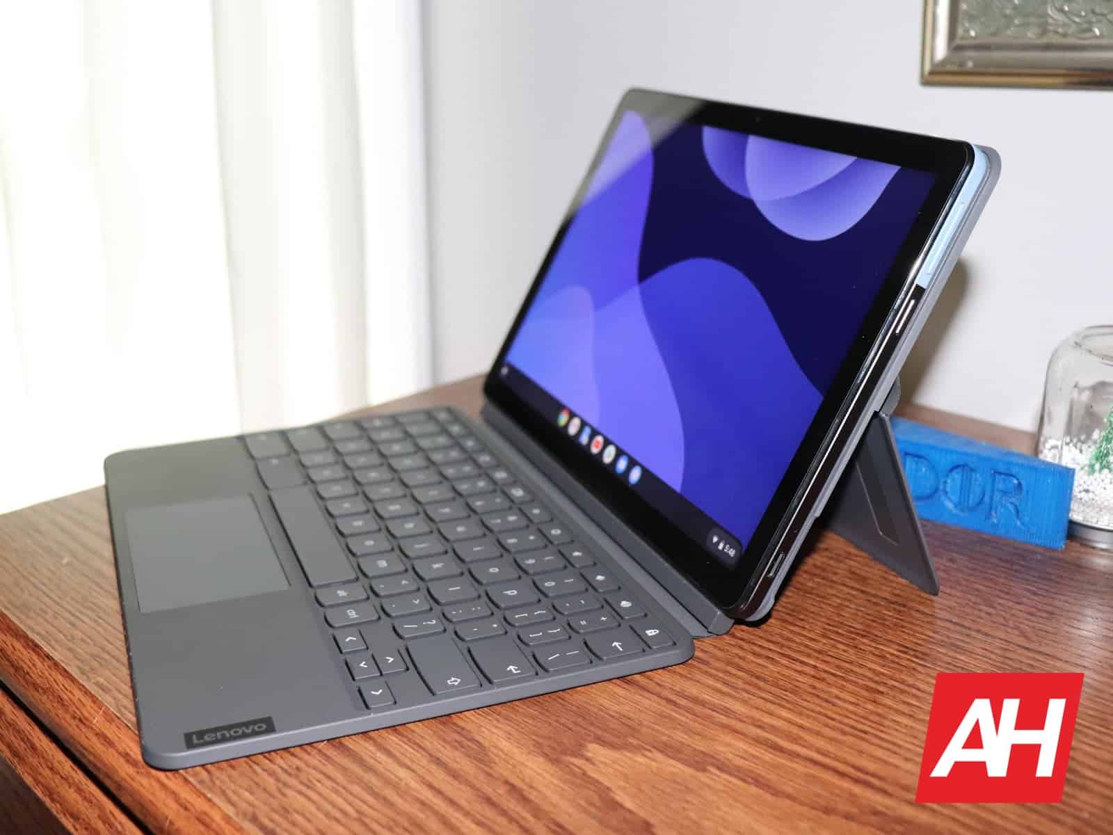 10 Lenovo IdeaPad Duet Final AH 2020