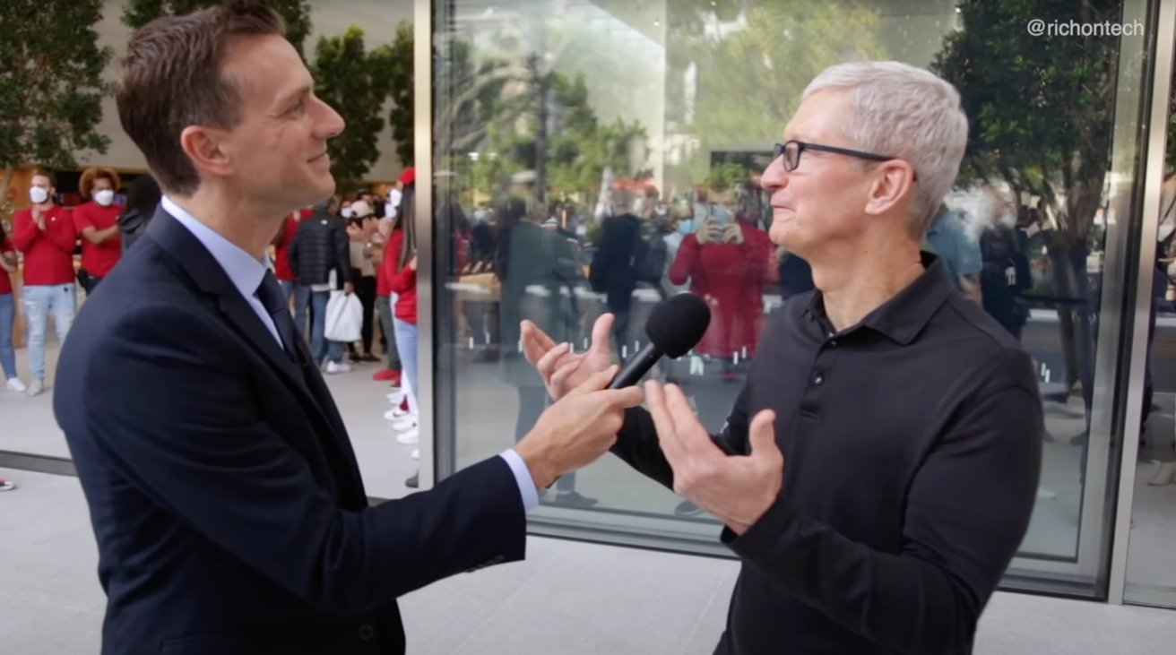 Тим кук и его парень. Тим Кук с мужем. Тим Кук и его муж. Tim Cook селфи.